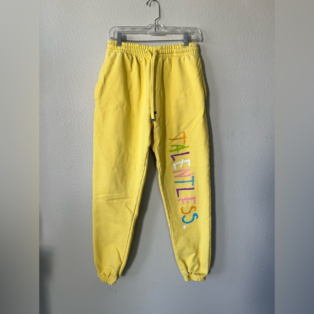 Talentless Elementary Yellow Jogger Sweatpants in Women’s Size M